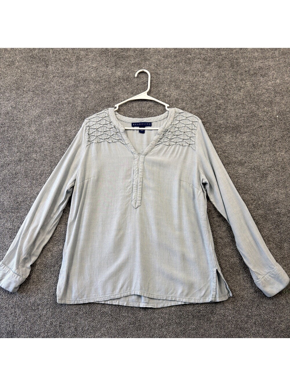 Bandolino Women's Blue/White Striped V-Neck Long Sleeve Smocked Tunic L
